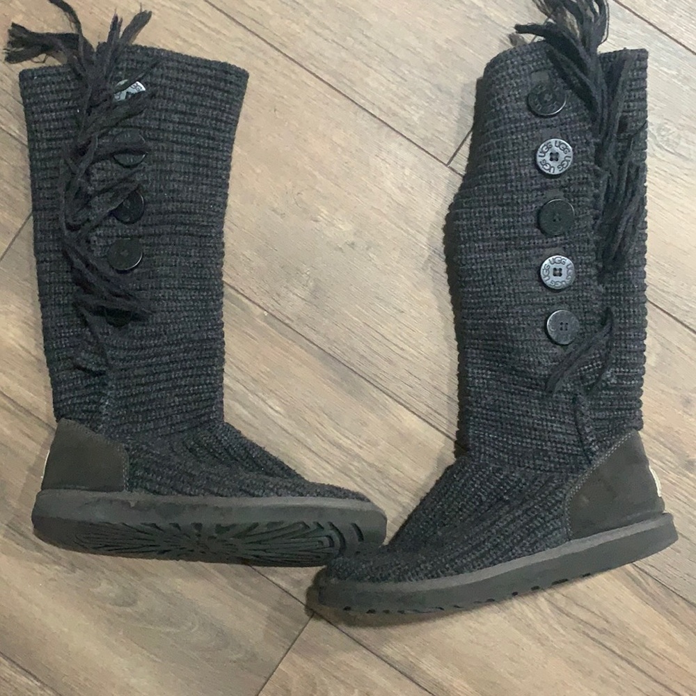 My moms old pair of UGG BOOTS! Lol